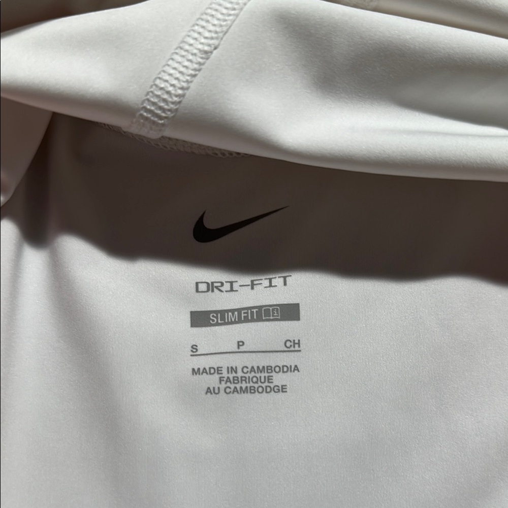 Nike White and Red Tank Top - Picture 2 of 4